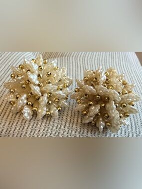 Faux Pearl Floral Cluster Vintage Clip-On Earrings in Cream & Gold unique design
